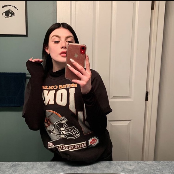 Meet your Posher, Delaney - Picture 1 of 1